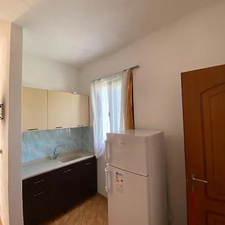 Luli Apartmán Baks-Rrjoll