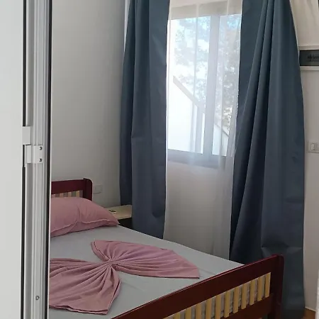 Luli Apartamento Baks-Rrjoll