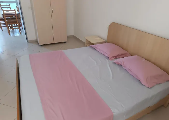 Luli Apartamento Baks-Rrjoll