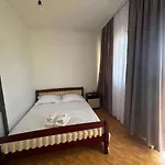 شقة Luli